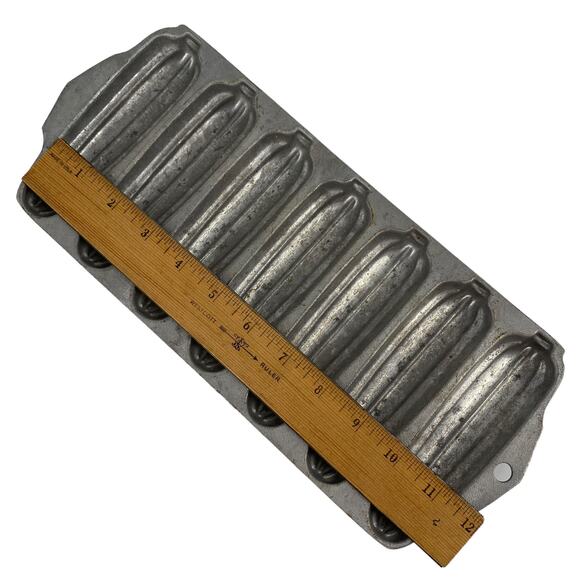 Vintage WEAREVER Corn Bread Baking Pan Aluminum 2707 Seven Sticks - Picture 3 of 10